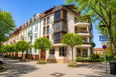 Erbbaurecht: 4,5-Zimmer-Wohnung in bevorzugter Lage, 79106 Freiburg, Etagenwohnung