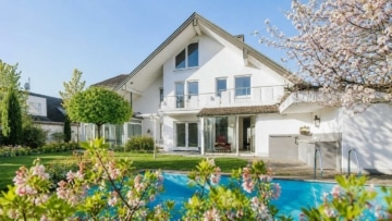 Vielseitig nutzbares Einfamilienhaus mit Büroeinheit und Einliegerwohnung in Breisach-Hochstetten, 79206 Breisach, Einfamilienhaus