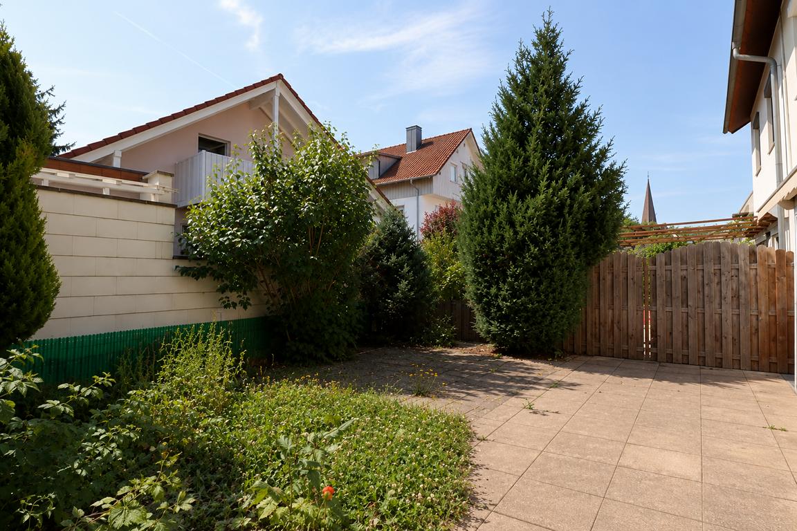 ...mit Zugang auf die sonnige Terrasse
