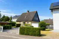 Hofeinfahrt zu Ihrem neuen Zuhause