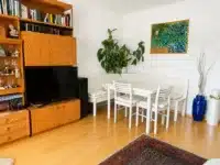 Einladender Essbereich mit Platz für gesellige Stunden