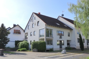 Großzügige 3-Zimmer Wohnung mit zwei Balkonen in Kirchzarten, 79199 Kirchzarten, Erdgeschosswohnung