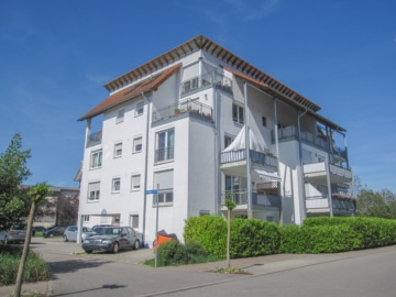 Bezugsfrei: Lichtdurchflutete 3-Zimmer-Eigentumswohnung mit überdachtem Balkon, 79241 Ihringen, Etagenwohnung