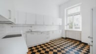 Großzügige Küche mit zeitlosen Details