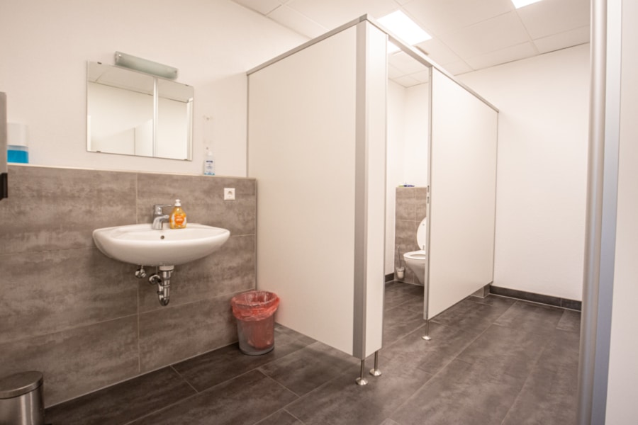 Moderne und attraktive Bürofläche in Kirchzarten - Beispiel WC-Anlage