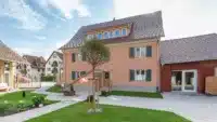 Der Innenhof des Dreisthofs bildet...