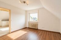 An die Küche angrenzendes Zimmer, nutzbar als Ess- oder Arbeitszimmer