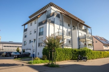 Zentral gelegene 3-Zimmer-Eigentumswohnung mit überdachtem Balkon und Stellplatz, 79241 Ihringen, Etagenwohnung