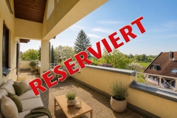 Großzügige Attikawohnung mit Galerie, zwei Balkonen und schönem Ausblick, 79112 Freiburg-Tiengen, Attikawohnung