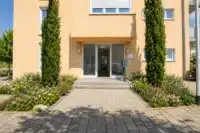 Separater Eingang zur Fläche